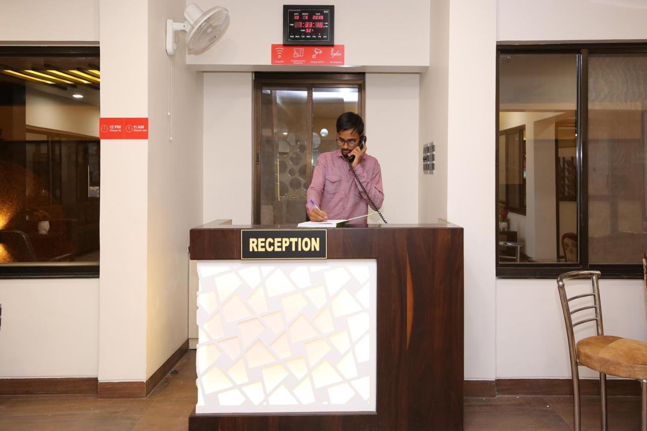 Capital O 36691 Hotel Aashirwad Inn Jabalpur Eksteriør billede