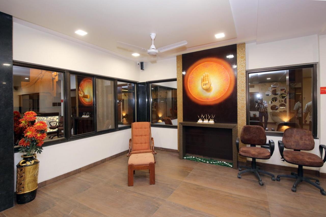 Capital O 36691 Hotel Aashirwad Inn Jabalpur Eksteriør billede