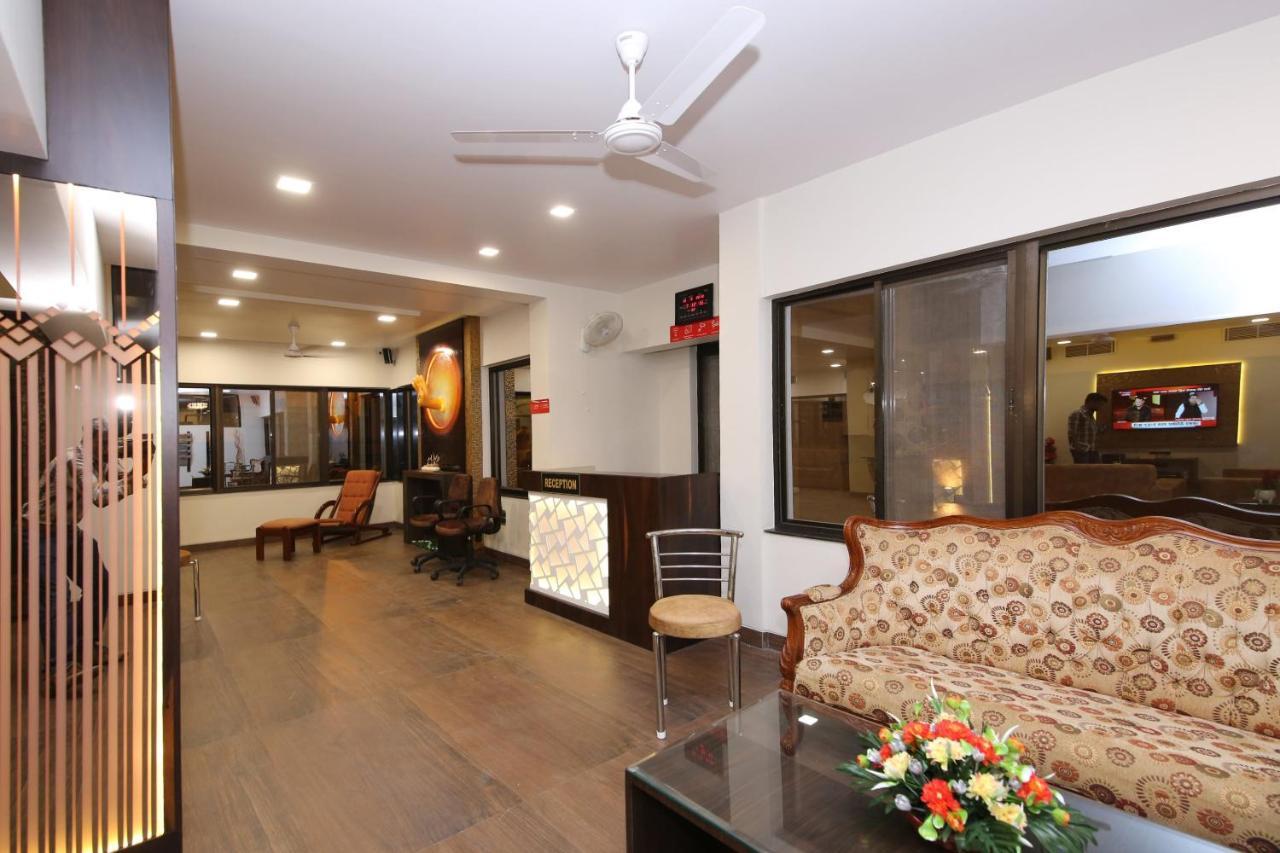 Capital O 36691 Hotel Aashirwad Inn Jabalpur Eksteriør billede
