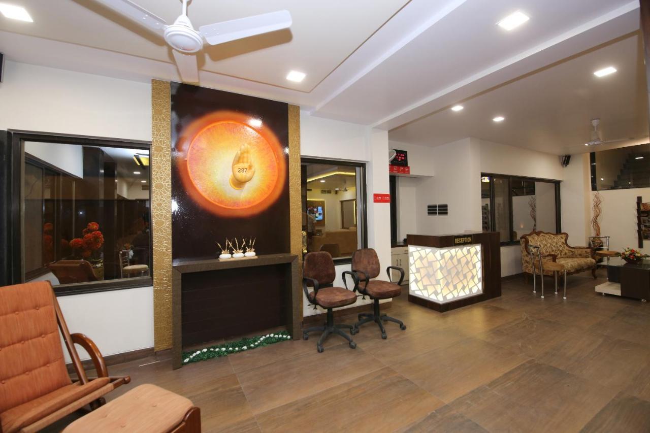 Capital O 36691 Hotel Aashirwad Inn Jabalpur Eksteriør billede